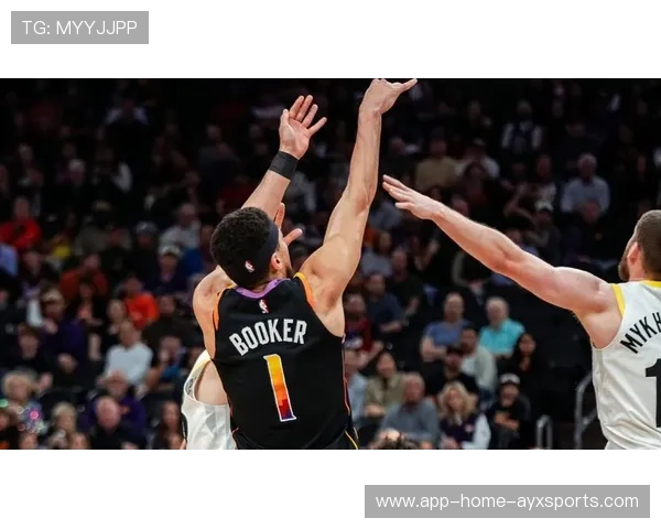 太阳布克突破分球，外线空位不断