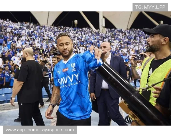 罗马拟签入内马尔式的盘带奇才，开启边路进攻新纪元